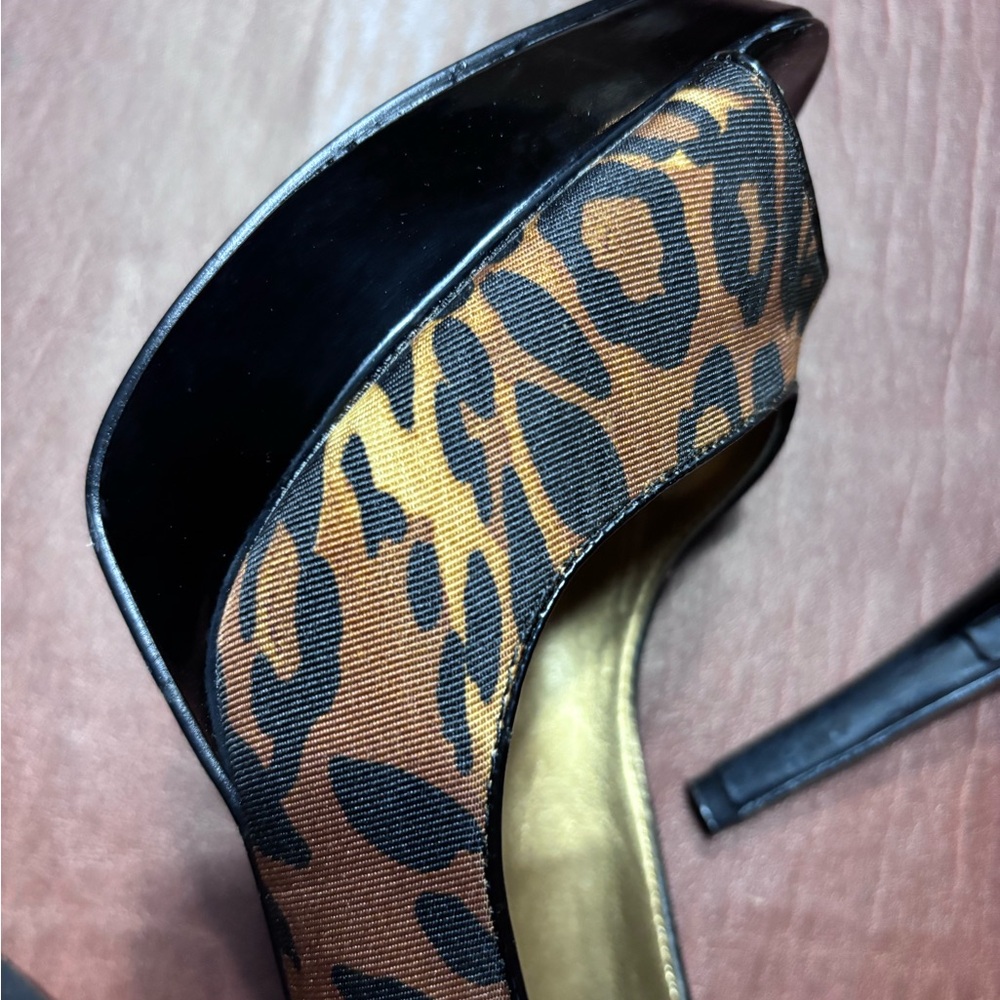 Guess Leopard Pattern Heels - Picture 2 of 9